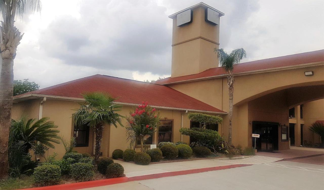 Red Roof Inn & Suites Houston - Humble/Iah Airport Exterior foto
