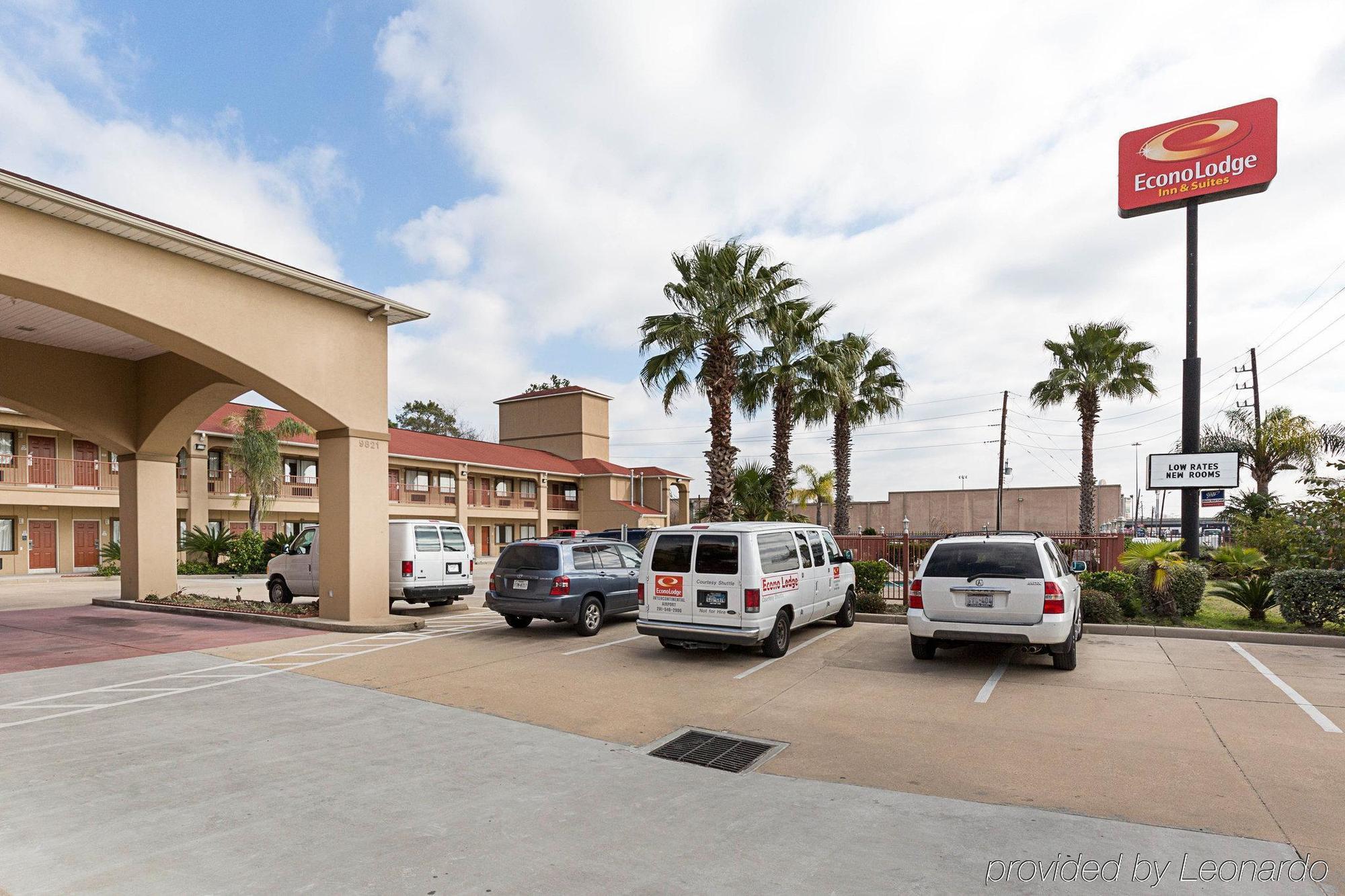 Red Roof Inn & Suites Houston - Humble/Iah Airport Exterior foto