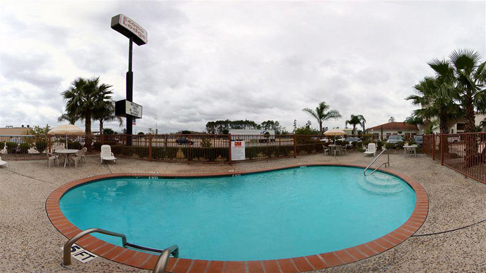 Red Roof Inn & Suites Houston - Humble/Iah Airport Exterior foto